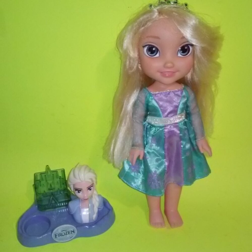 Disney Frozen Elsa Toddler Doll 14in bundle